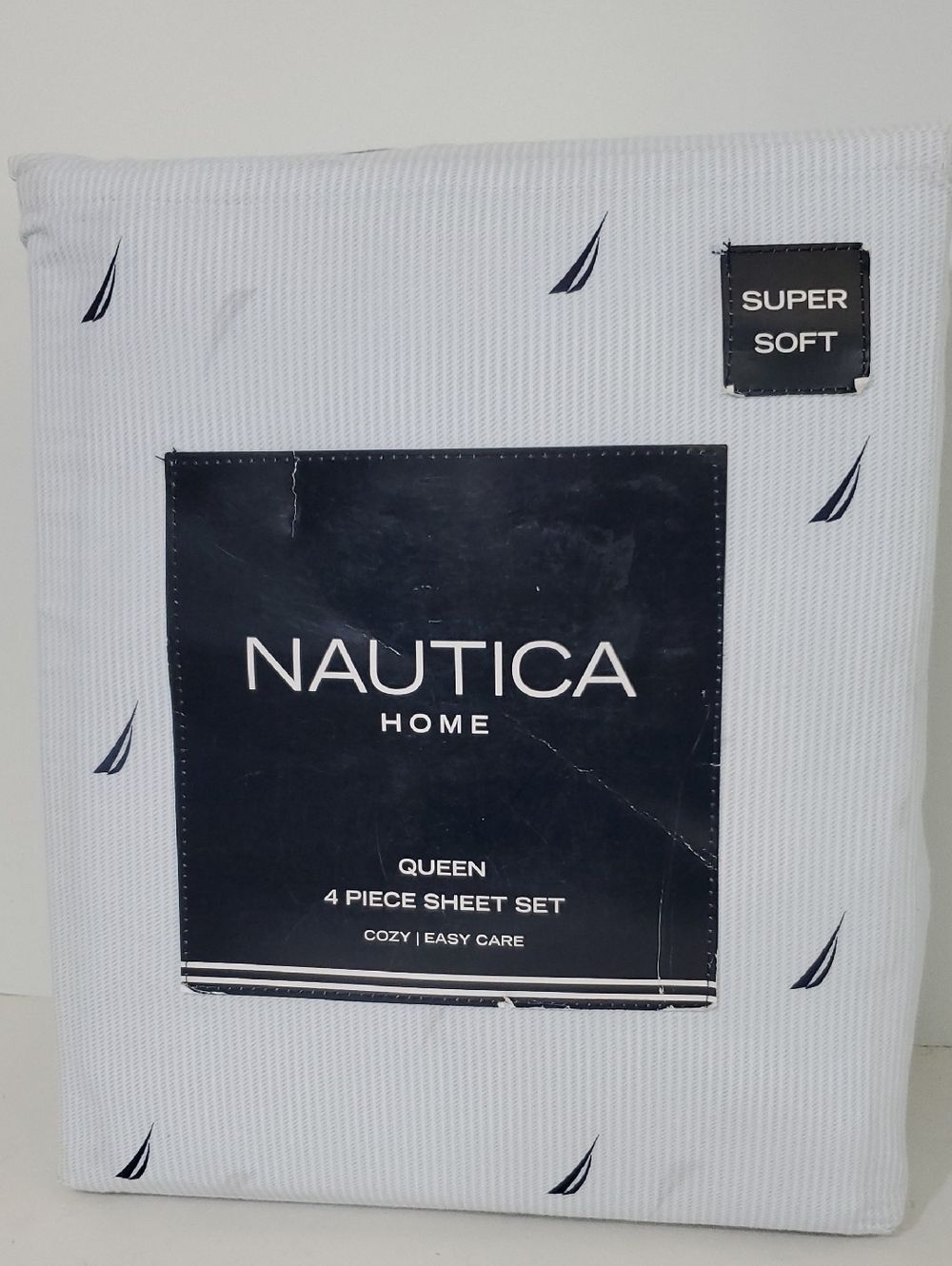 Nautica Queen White Pale Blue Sheet Set with Navy Sail Motif NWT